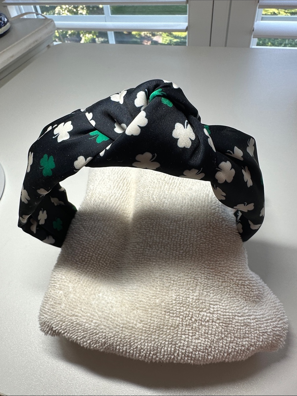 Loft Navy Blue Knot Headband with White & Green Clover Print